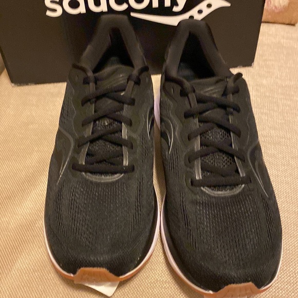 New - Saucony running shoes - Picture 2 of 8